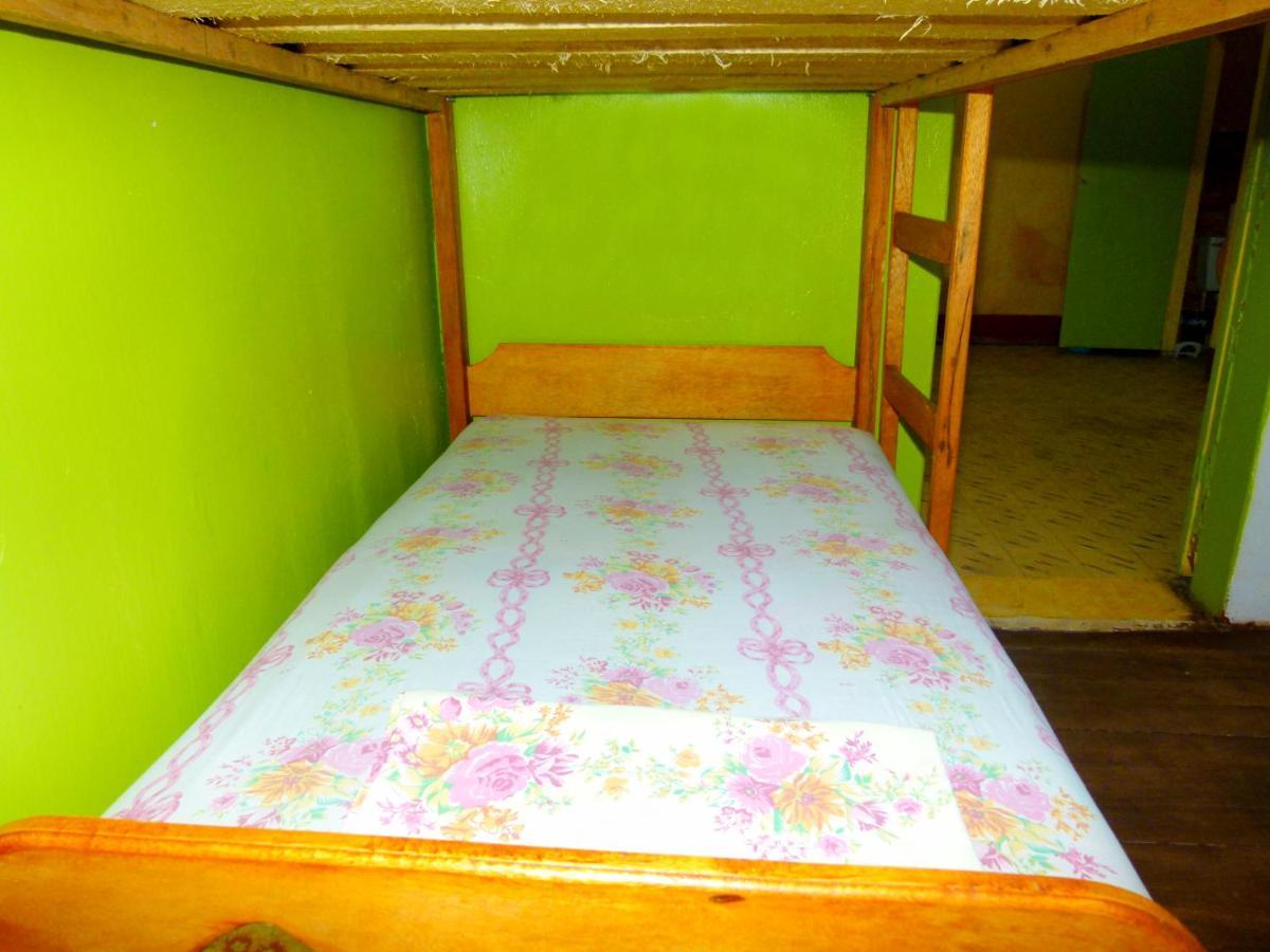 Bed and Breakfast A&T Amazon Backpacker'S Iquitos Esterno foto