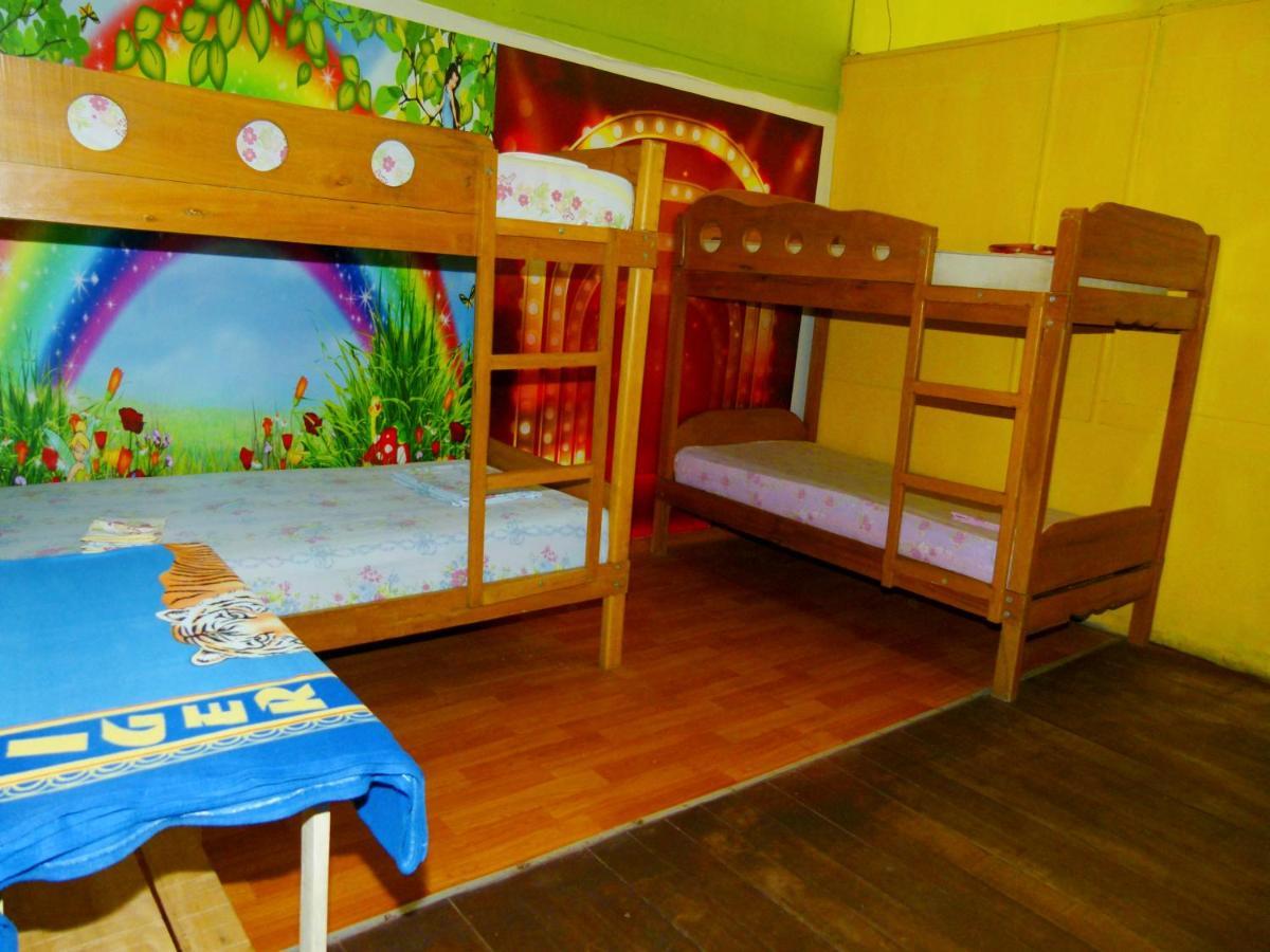 Bed and Breakfast A&T Amazon Backpacker'S Iquitos Esterno foto