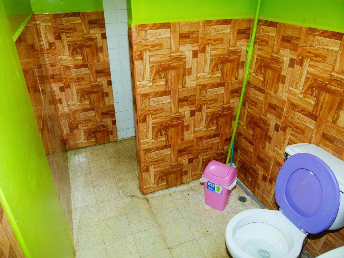 Bed and Breakfast A&T Amazon Backpacker'S Iquitos Esterno foto