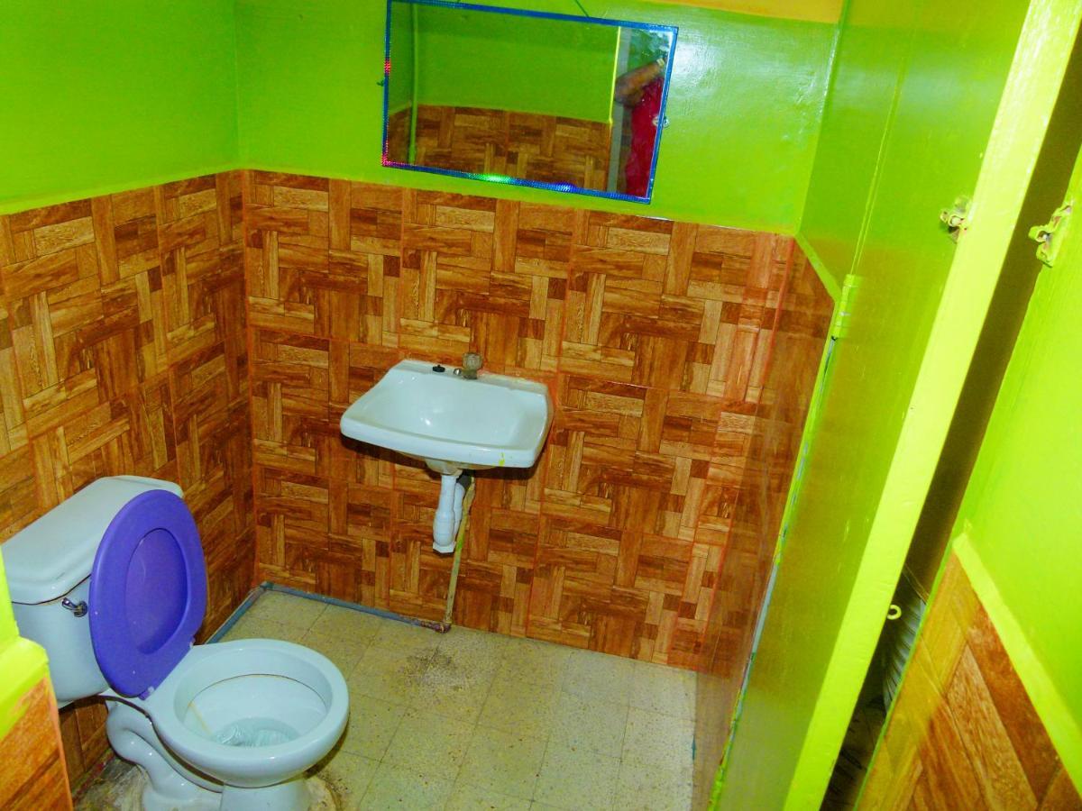 Bed and Breakfast A&T Amazon Backpacker'S Iquitos Esterno foto